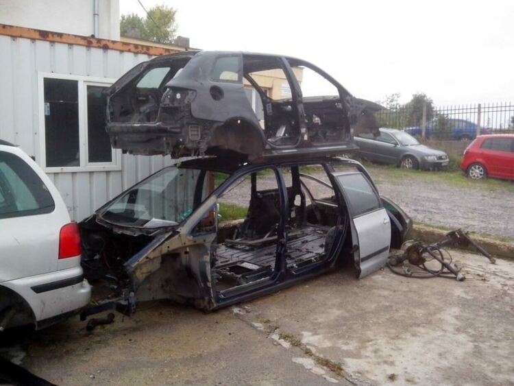 Иззеха части от коли със заличени номера от склад в Перник