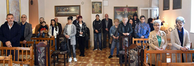 Литургия за арменския Великден, раздадоха боядисани яйца и козунаци