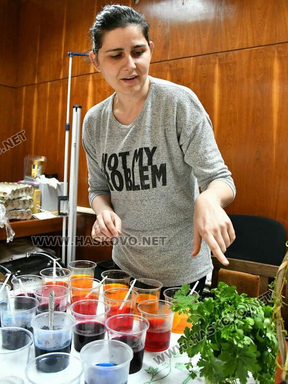 Деца боядисваха яйца в музея в Хасково