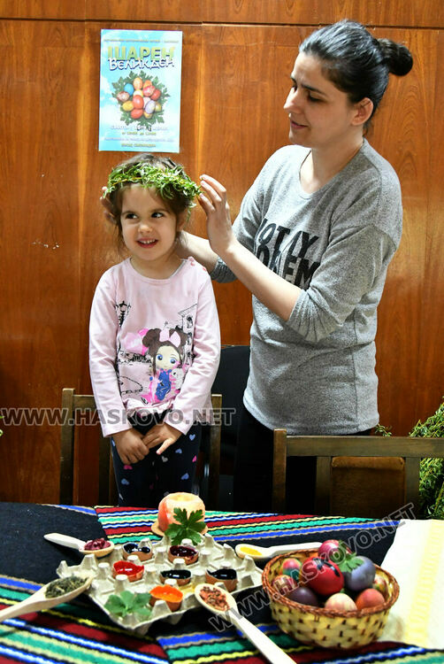 Деца боядисваха яйца в музея в Хасково