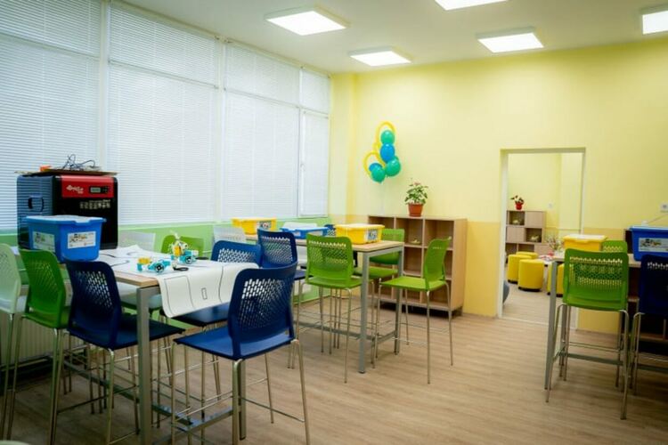 Лазарки поздравиха гостите на "Златаров", дошли за откриването на STEM центъра