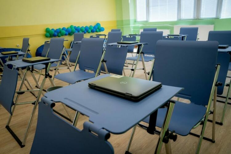 Лазарки поздравиха гостите на "Златаров", дошли за откриването на STEM центъра