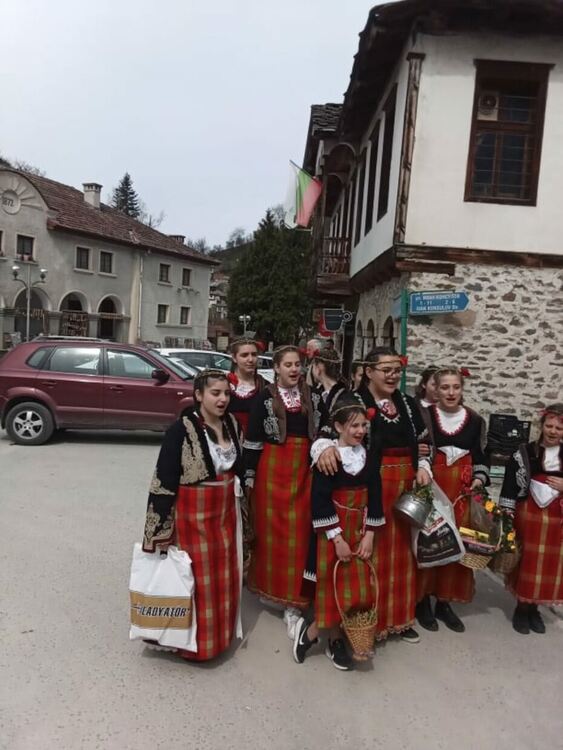 Лазарки пак обикаляха Широка лъка, наричаха за здраве