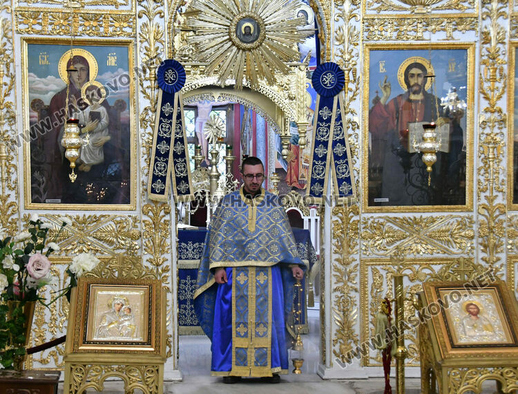 Тържествена служба на Цветница в Хасково, раздадоха върбови клонки