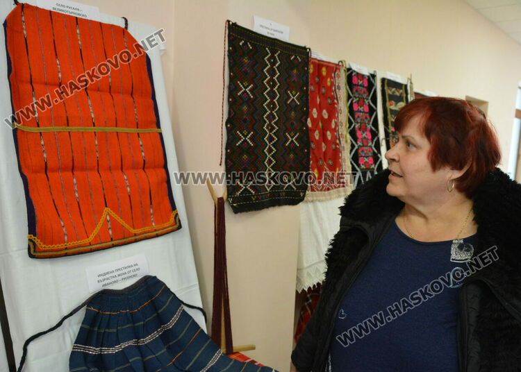 Показаха престилка на над 150 г. в изложба