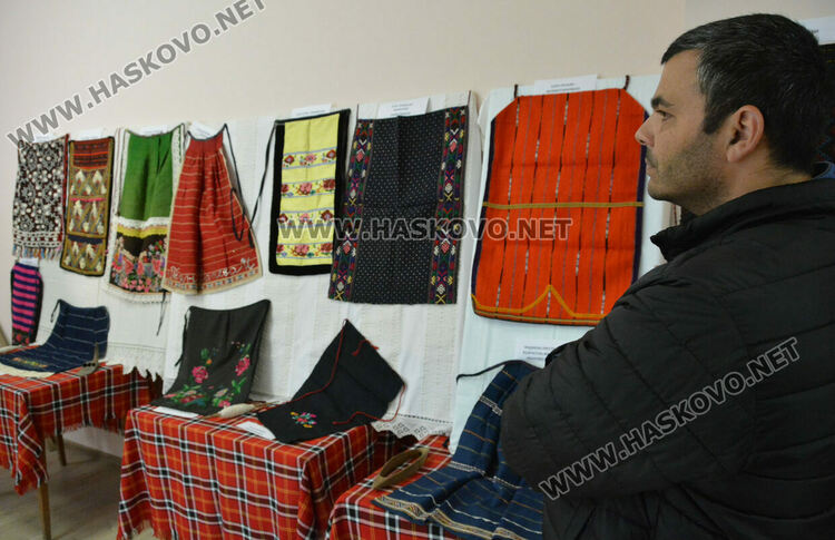 Показаха престилка на над 150 г. в изложба