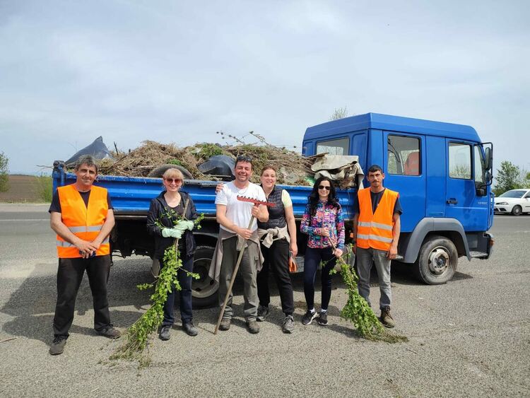 Ентусиасти събраха над 100 чувала отпадъци само от района на Дебърската чешма