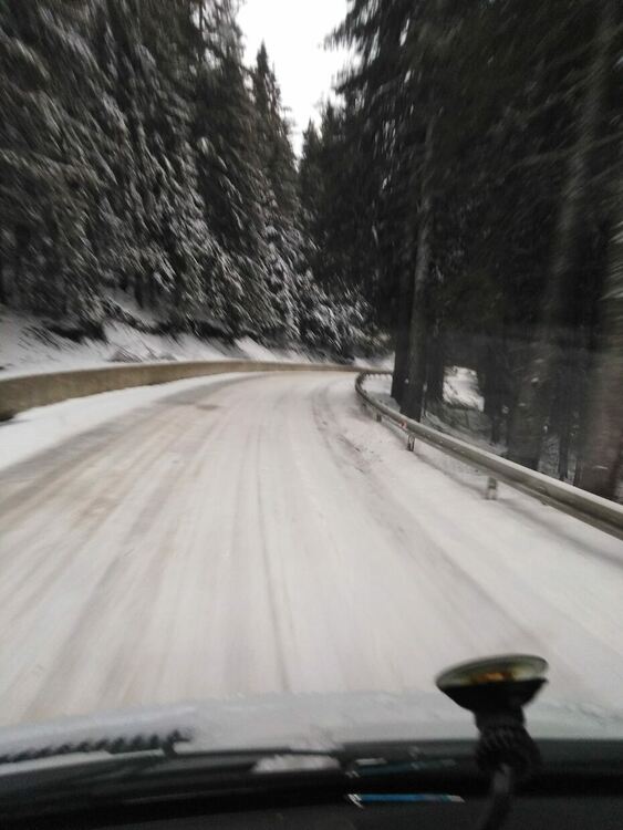 Снегът се върна, тръгвайте на път с подготвени автомобили