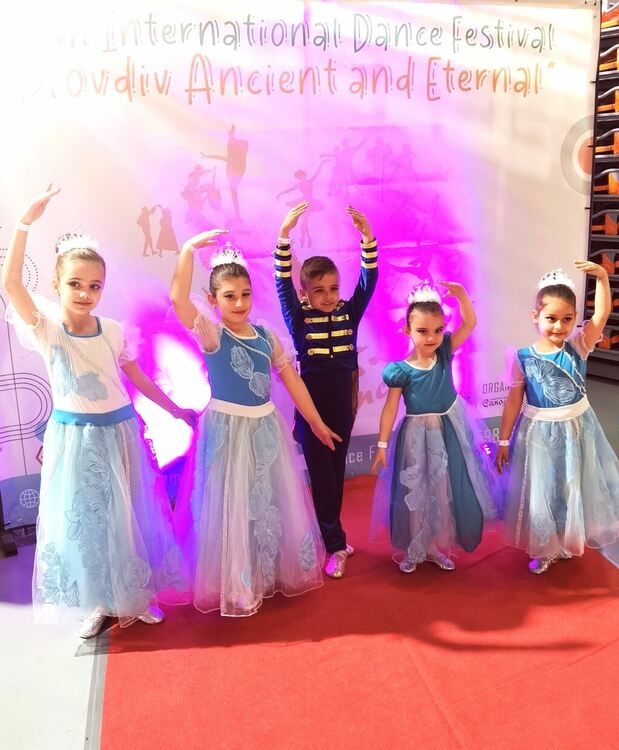 "Галаксико" със 7 първи места от международен танцов фестивал