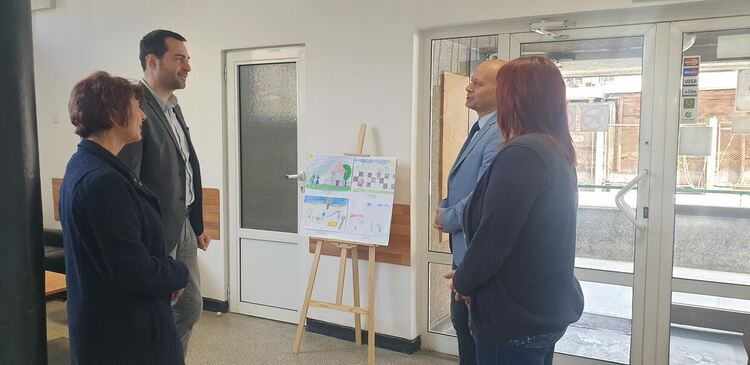 Изложба на детски рисунки на тема „Доброто в моя свят“ бе открита в сградата на РУ – Смолян