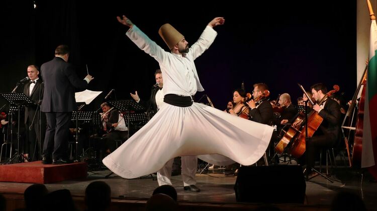 Концертът „Религиозна симфонична музика“ премина при огромен интерес в Кърджали