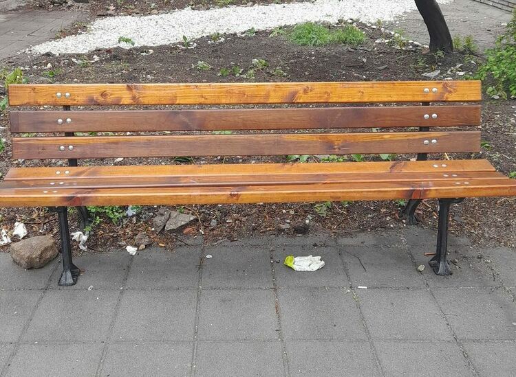 Откраднаха пейки и решетки на шахти в Асеновград 