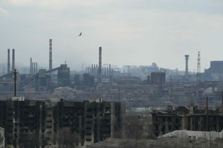 Бомбардираха Азовстал, засилен обстрел в Донецка и Луганска области