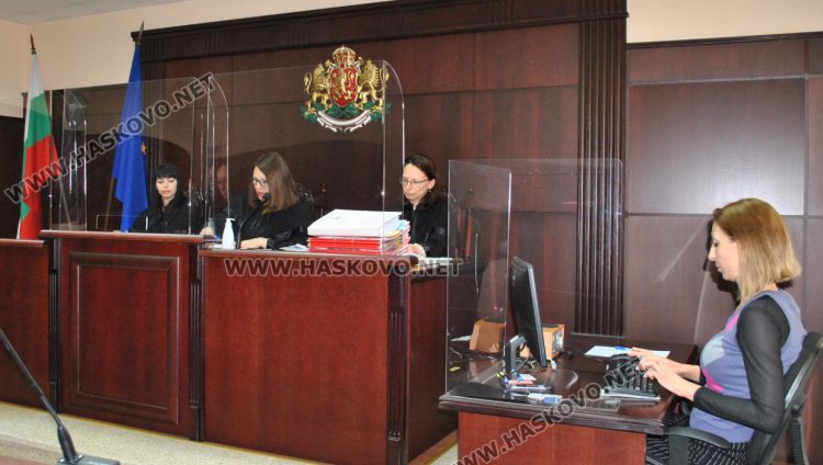 Отложиха делото за такса смет в Хасково заради болни адвокати