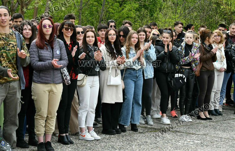 Юбилейни плакети и монети за 50 години Математическа гимназия в Хасково