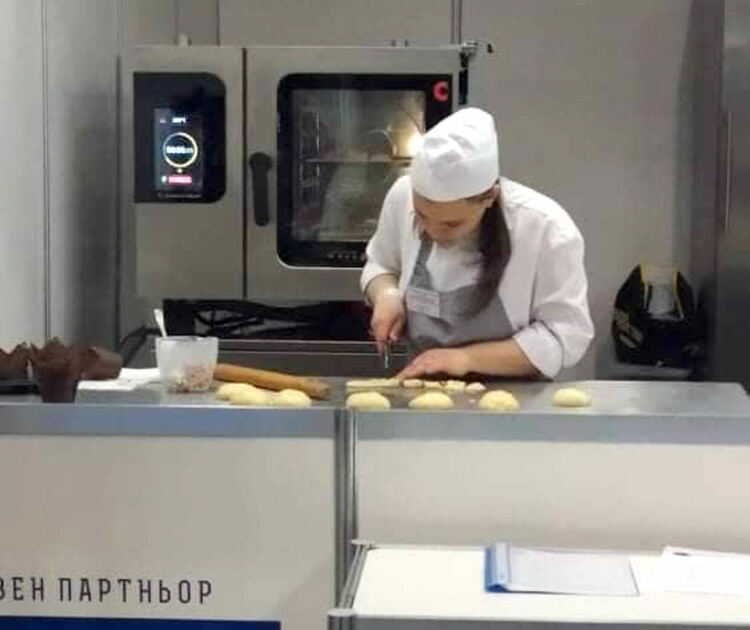 Злато и национално признание за ученичка от Гимназията по туризъм в Хасково