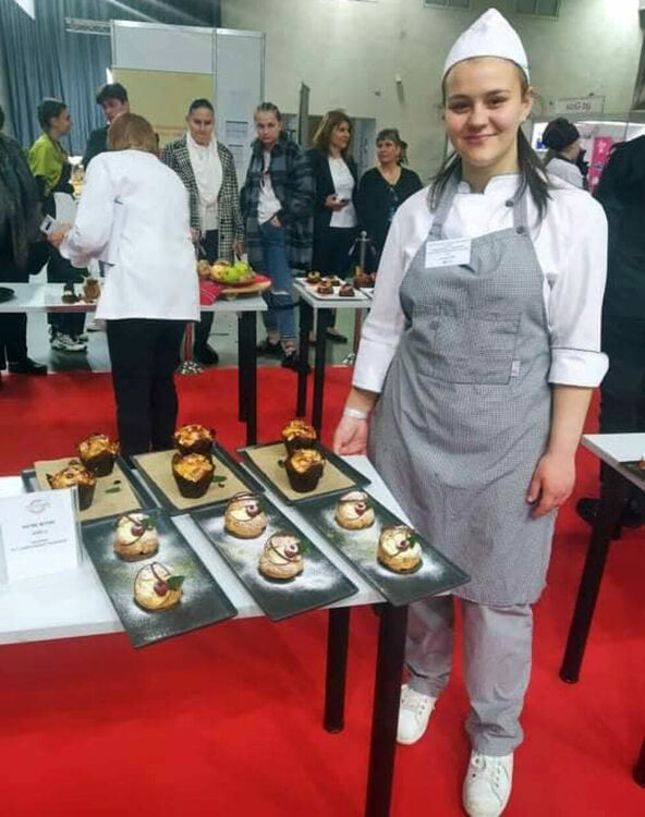 Злато и национално признание за ученичка от Гимназията по туризъм в Хасково