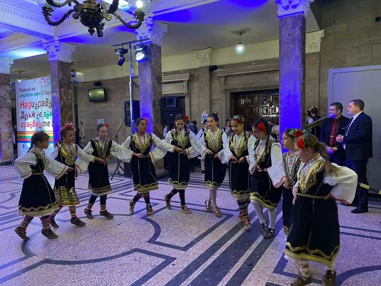 В истински празник се превърна надиграването &bdquo;Дръж се земьо, граовец те гази&ldquo;