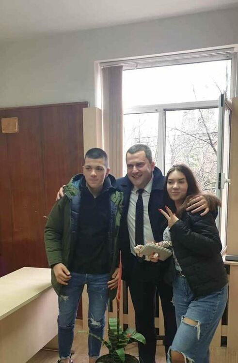 Почетен знак за най-вдъхновяваща реализация получи кметът Станислав Владимиров от възпитаниците на ГПЧЕ &bdquo;Симеон Радев&ldquo;