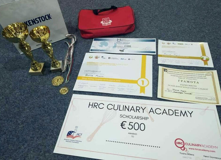 Злато и национално признание за ученичка от Гимназията по туризъм в Хасково