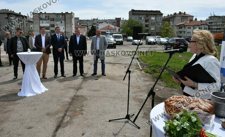 Започна строителството на Ритейл парк „Хасково“, осигуряват над 150 работни места