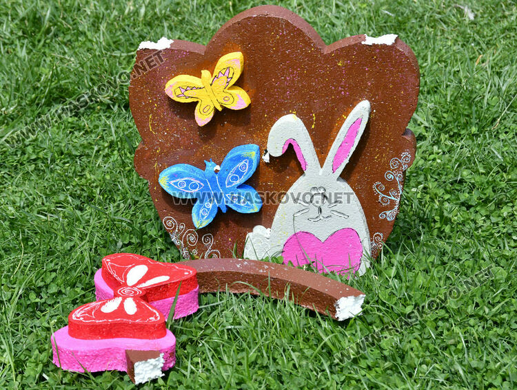 Изпочупиха Великденската украса в центъра на Хасково