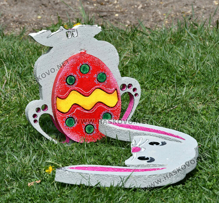 Изпочупиха Великденската украса в центъра на Хасково