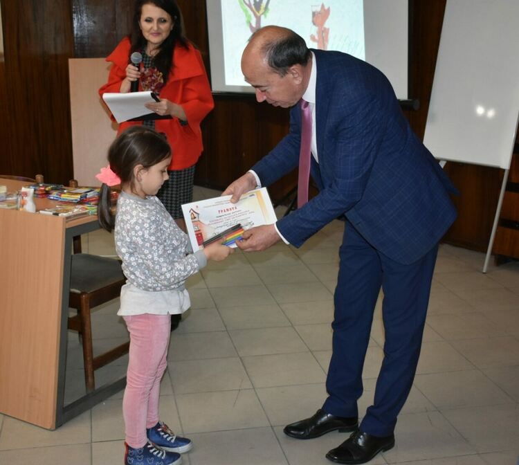 Наградиха победителите в конкурса "Вълшебният свят на книгите"