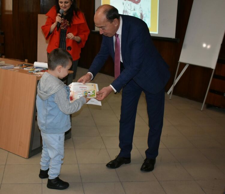 Наградиха победителите в конкурса "Вълшебният свят на книгите"