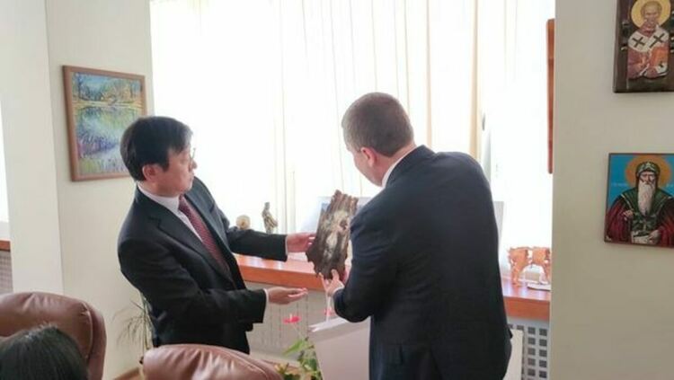 Кметът на Община Перник Станислав Владимиров и екипът му се срещнаха с дипломати от Южна Корея