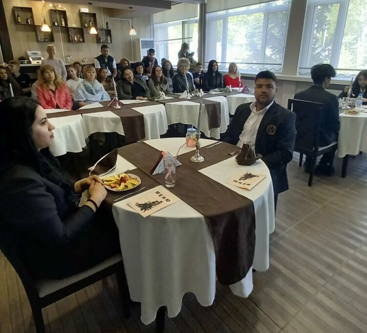 Език и професия, съчетани в бинарен урок в ПГТ „Проф. д-р Асен Златаров“ – Кърджали