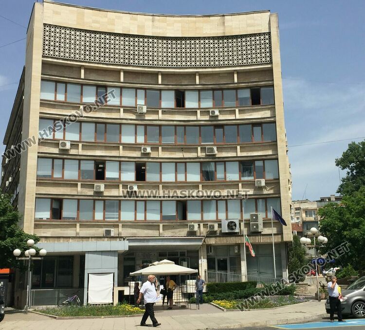 Данъчните в Хасково вадят за продан леки и товарни автомобили на длъжници