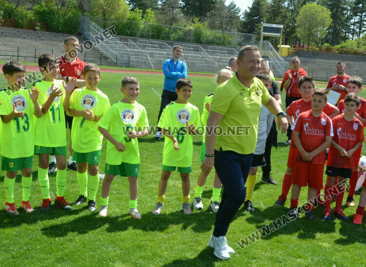 ФК „Свиленград“ вдигна купата от турнира „Децата и футболът“