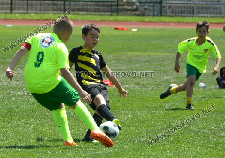 ФК „Свиленград“ вдигна купата от турнира „Децата и футболът“