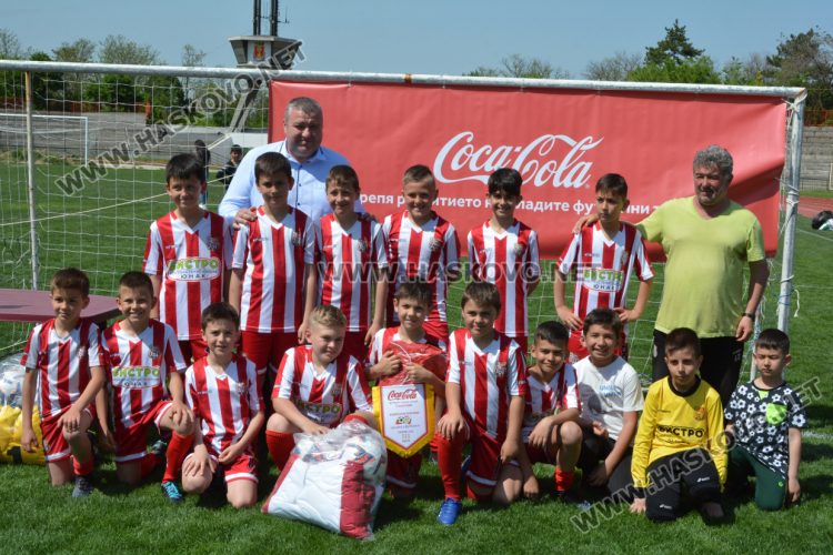 ФК „Свиленград“ вдигна купата от турнира „Децата и футболът“