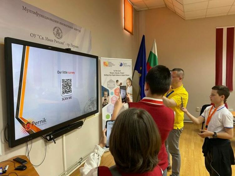 ОУ „Св. Иван Рилски“ гр. Перник е домакин на първата партньорска среща по проект на програма „Еразъм+“