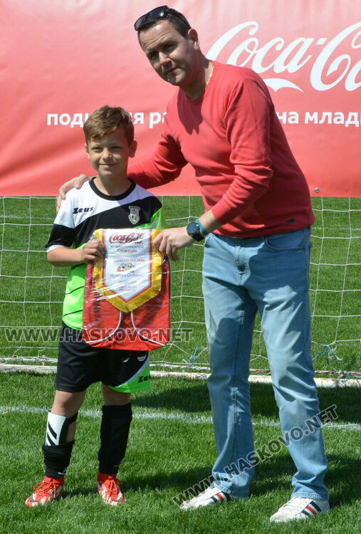 ФК „Свиленград“ вдигна купата от турнира „Децата и футболът“