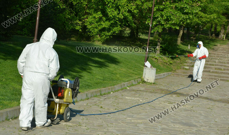 Пръскаха срещу кърлежи на „Ямача“