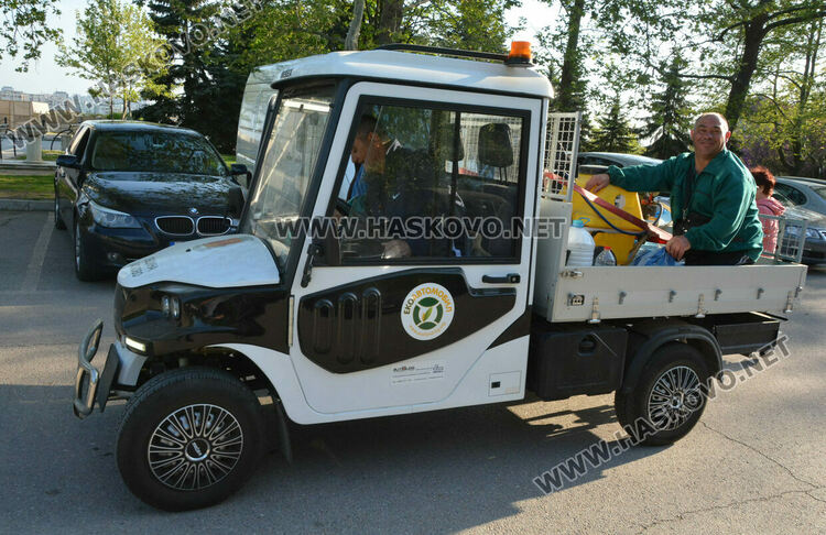 Пръскаха срещу кърлежи на „Ямача“