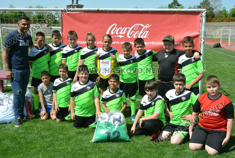 ФК „Свиленград“ вдигна купата от турнира „Децата и футболът“