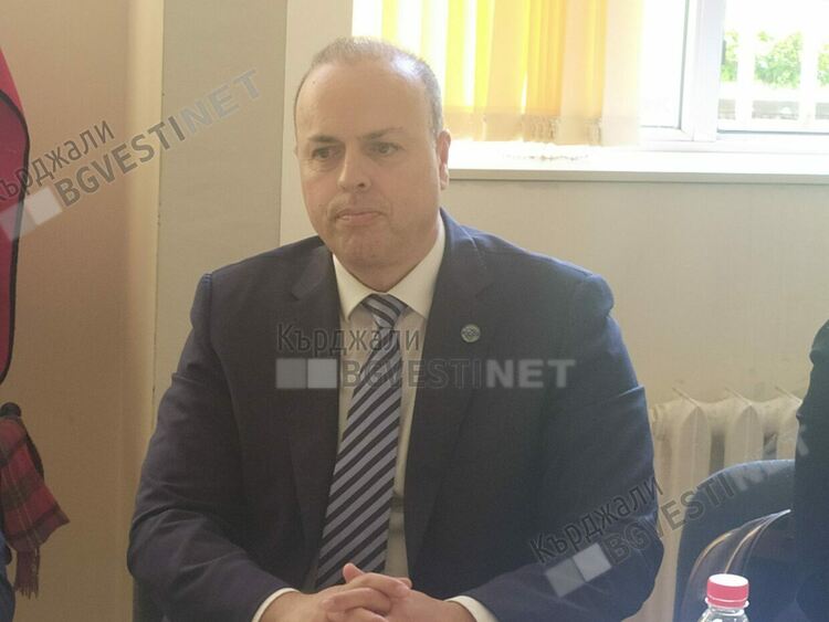 Фатих Шакир