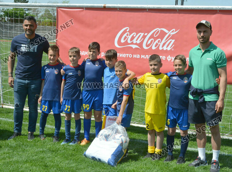 ФК „Свиленград“ вдигна купата от турнира „Децата и футболът“