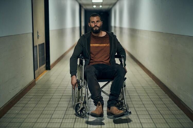  „Туристът“ с Джейми Дорнан е в HBO Max 