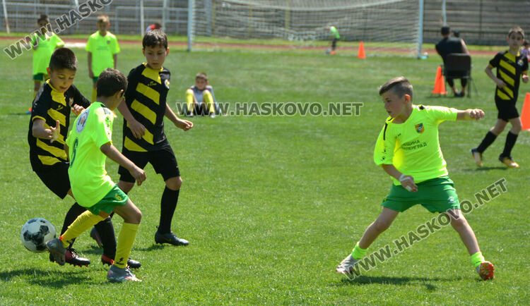 ФК „Свиленград“ вдигна купата от турнира „Децата и футболът“