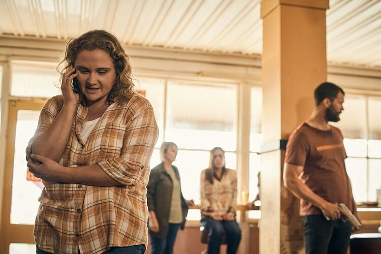  „Туристът“ с Джейми Дорнан е в HBO Max 