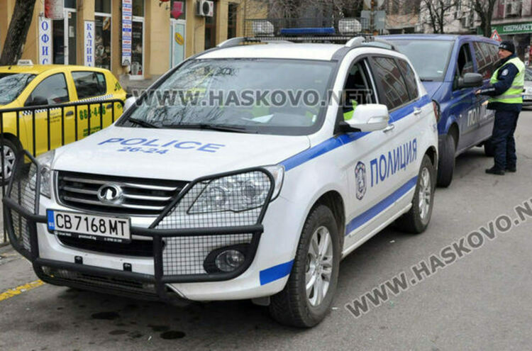 Задържаха трима с наркотици в Хасково, единият опита да избяга