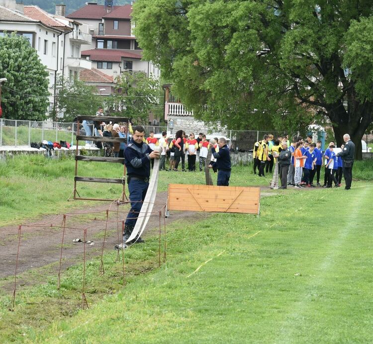 Състезание между отбори по противопожарна безопасност се проведе в Асеновград