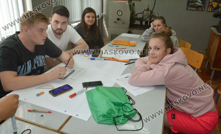 Хасковски ученици показват иновативни системи на връстници от Германия и Чехия