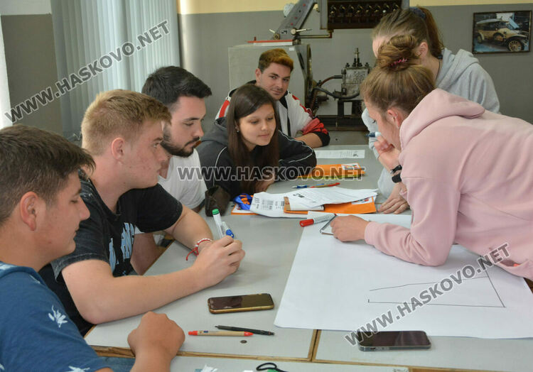 Хасковски ученици показват иновативни системи на връстници от Германия и Чехия