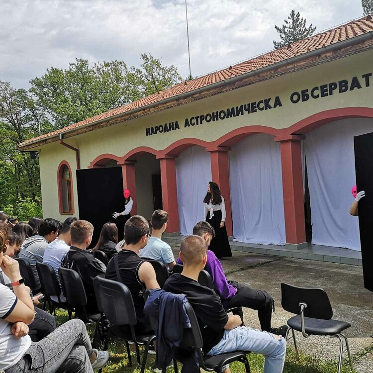 Поетичен спектакъл за младежката публика в Димитровград бе представен по време на Дните на поезията